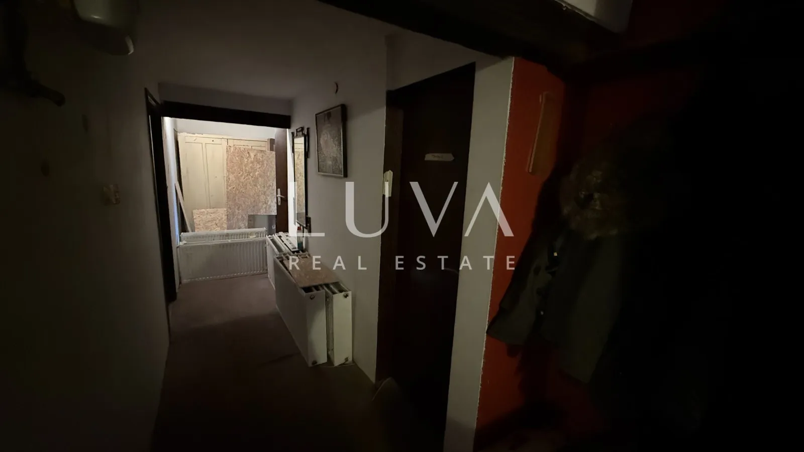 Zagreb, Britanski trg, 4s stan za renovaciju, 142 m²