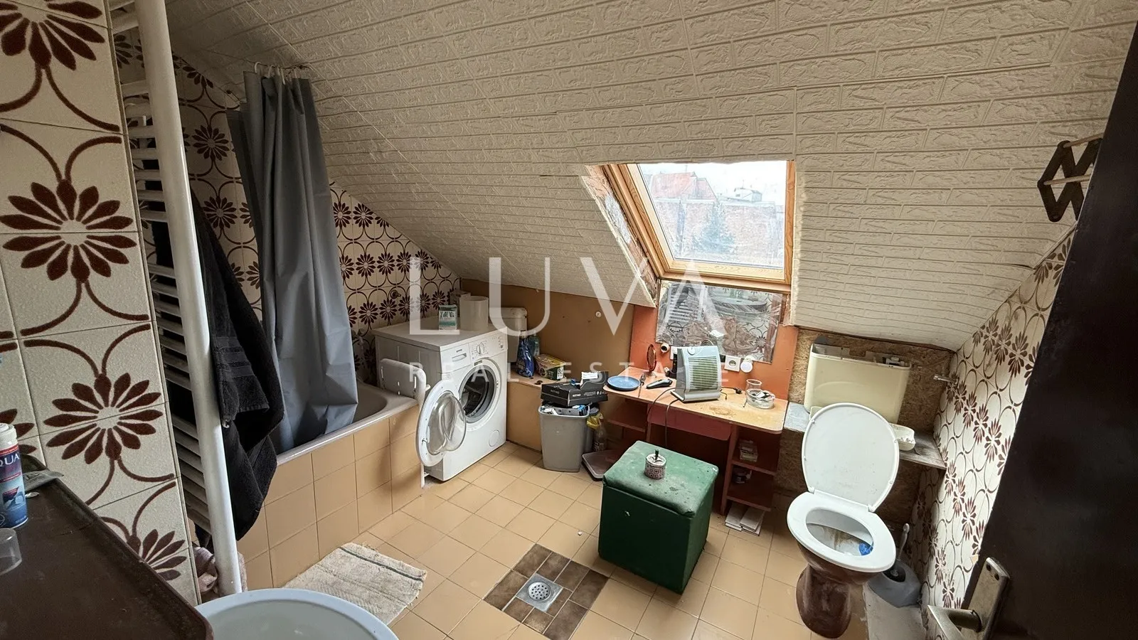 Zagreb, Britanski trg, 4s stan za renovaciju, 142 m²