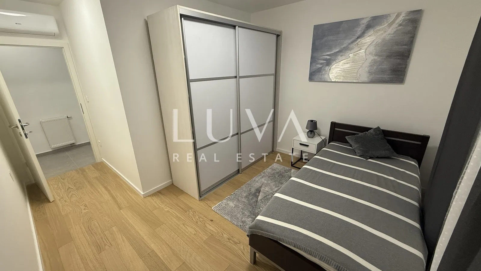 Zagreb, Vukomerec, novouređeni stan s 2S, 84 m²