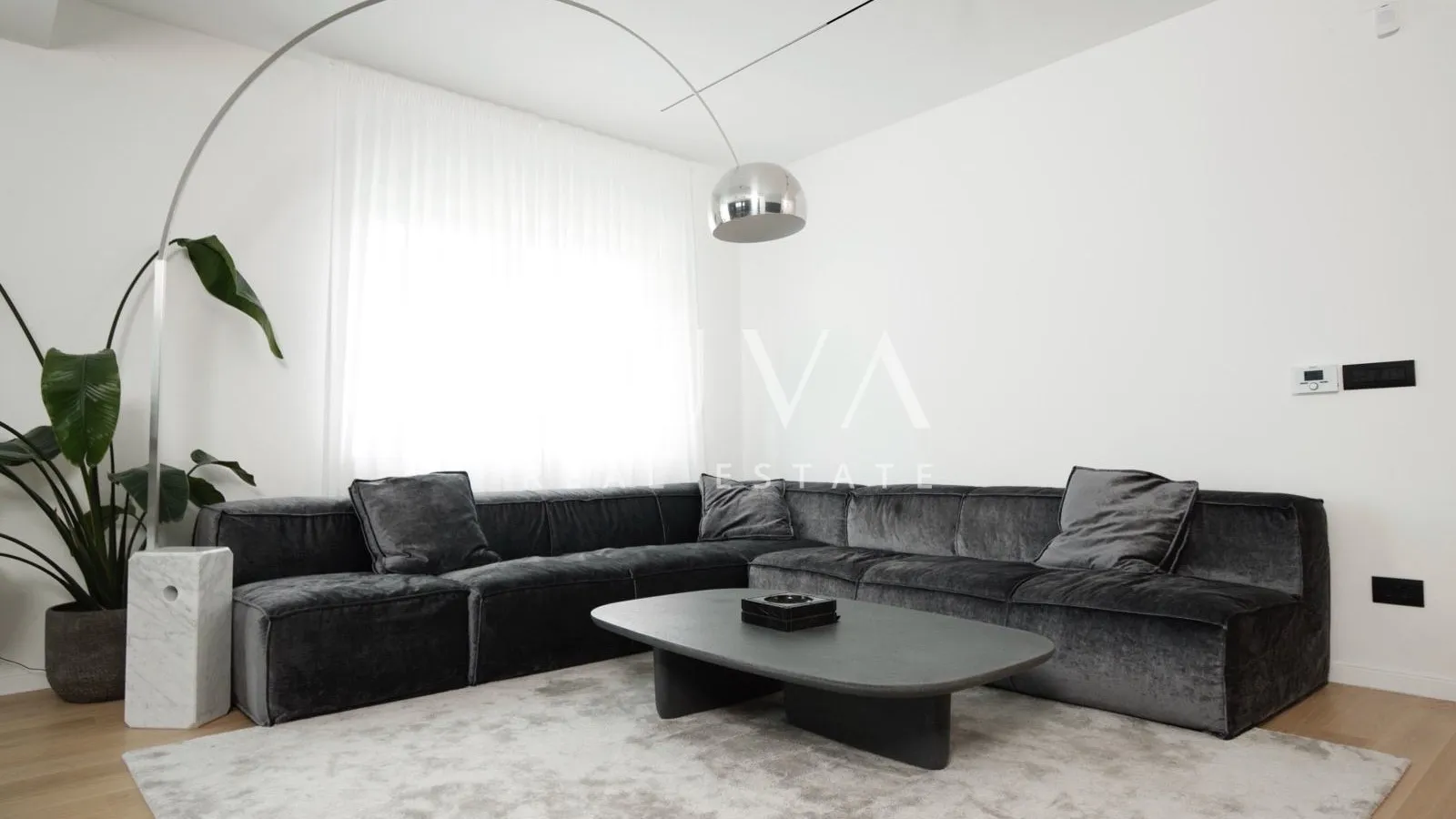 Zagreb, Srebrnjak, designer furnished apartment for sale