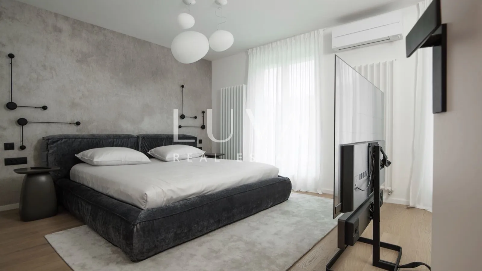 Zagreb, Srebrnjak, designer furnished apartment for sale