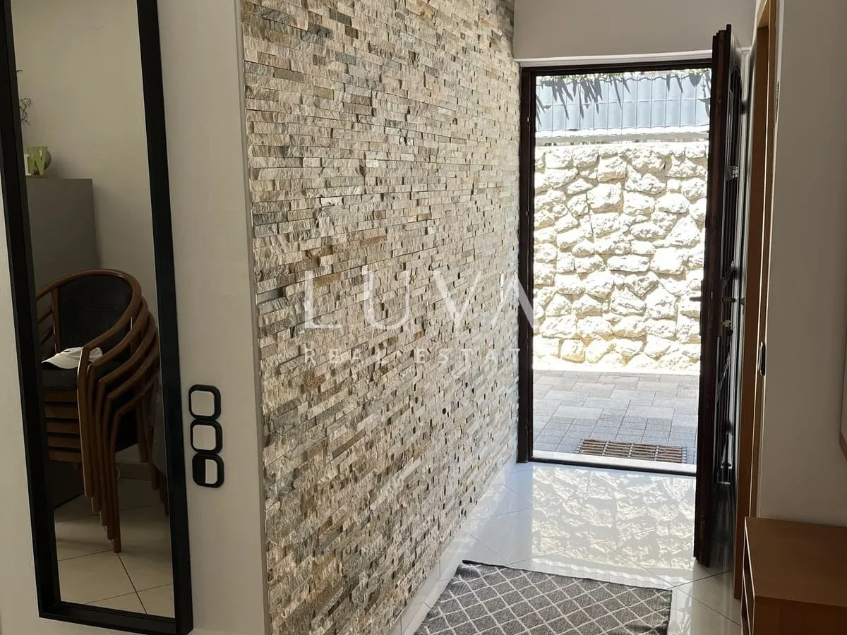 Mali Lošinj, Artatore, house first row to the sea for sale