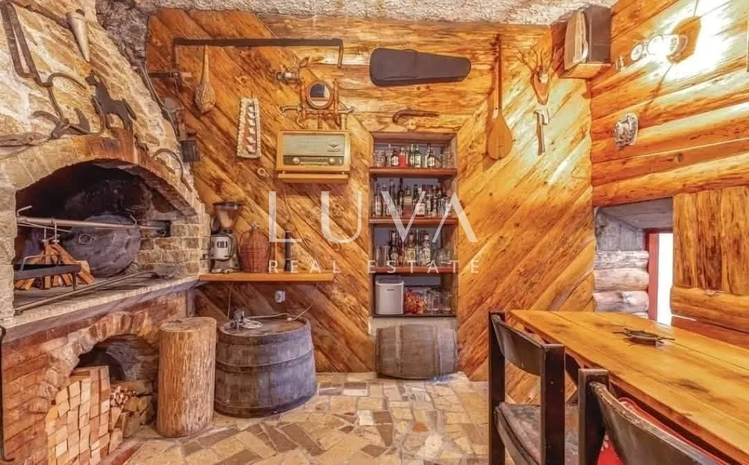 Kraljevica, Križišće, house with a pool for sale
