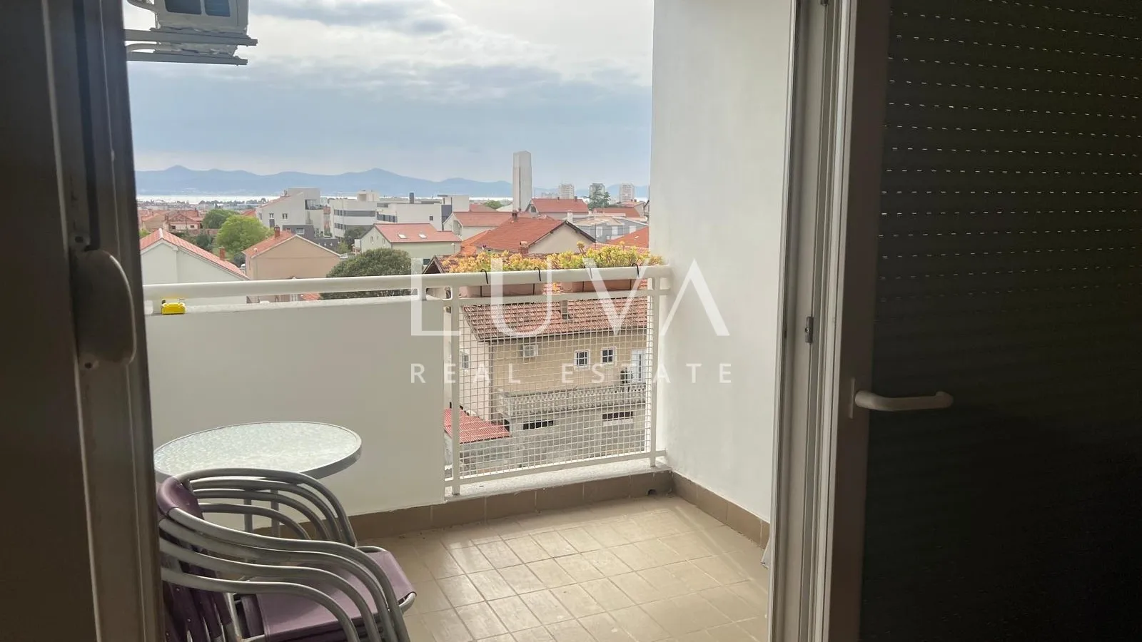 Zadar, Bili Brig, prostran i opremljen 4S stan 87 m2 na prodaju