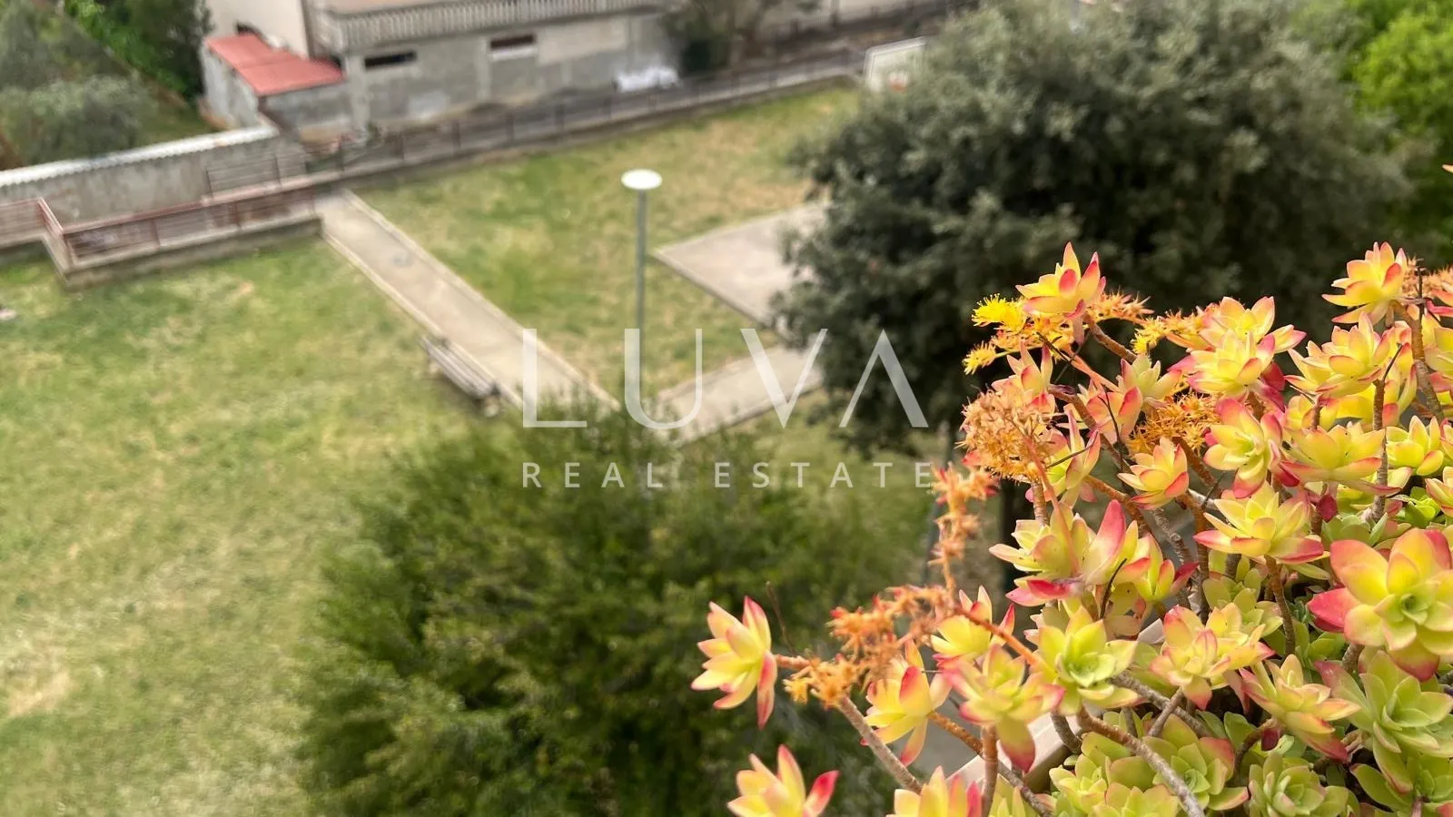Zadar, Bili Brig, prostran i opremljen 4S stan 87 m2 na prodaju