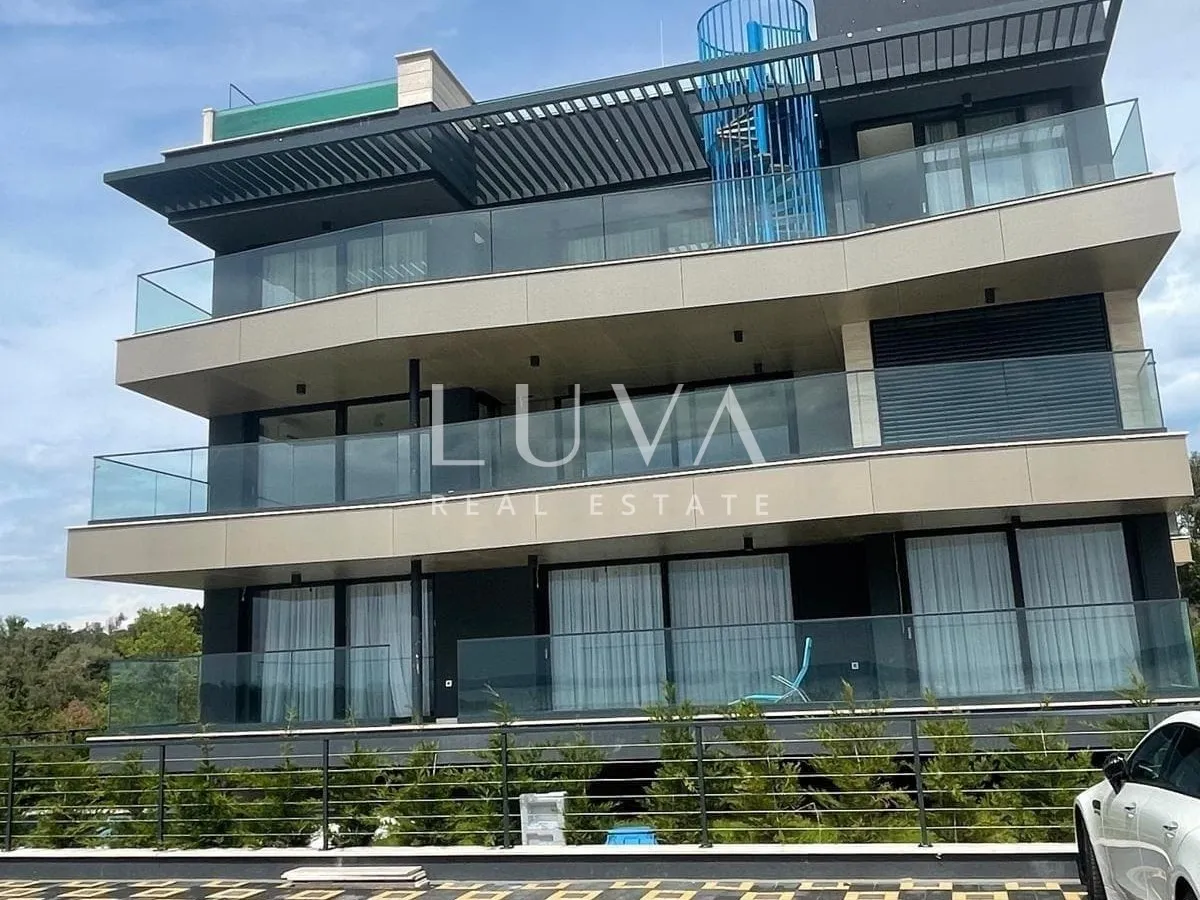 Zadar, Kožino, sale of a luxury penthouse with a pool by the sea