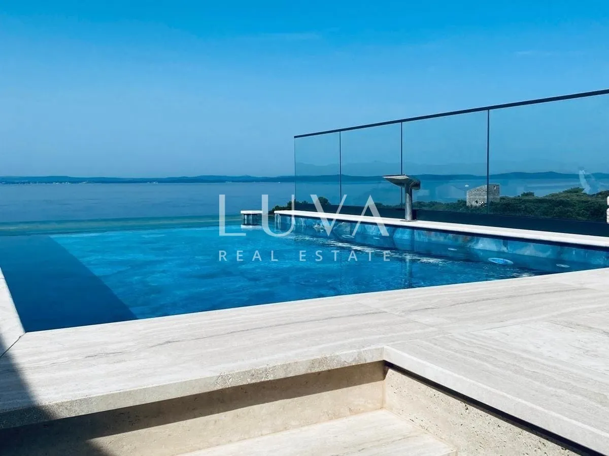 Zadar, Kožino, sale of a luxury penthouse with a pool by the sea