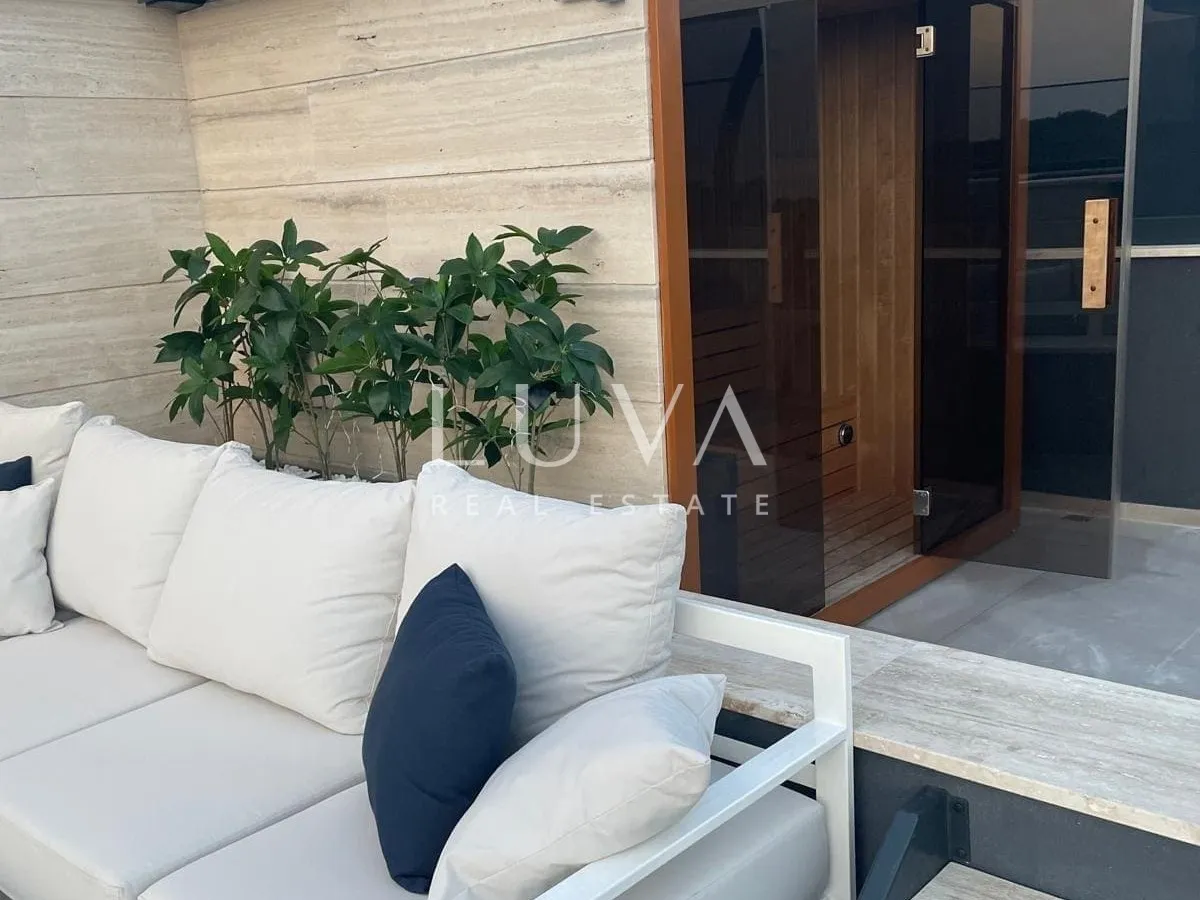 Zadar, Kožino, sale of a luxury penthouse with a pool by the sea