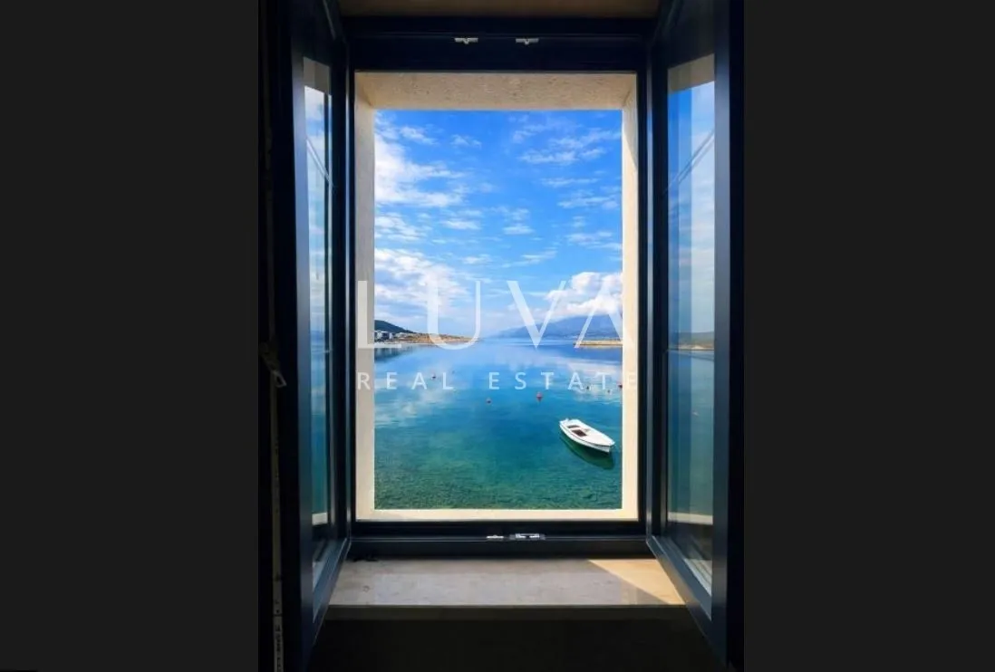 Zadar, Vinjerac, three-storey stone house by the sea for sale