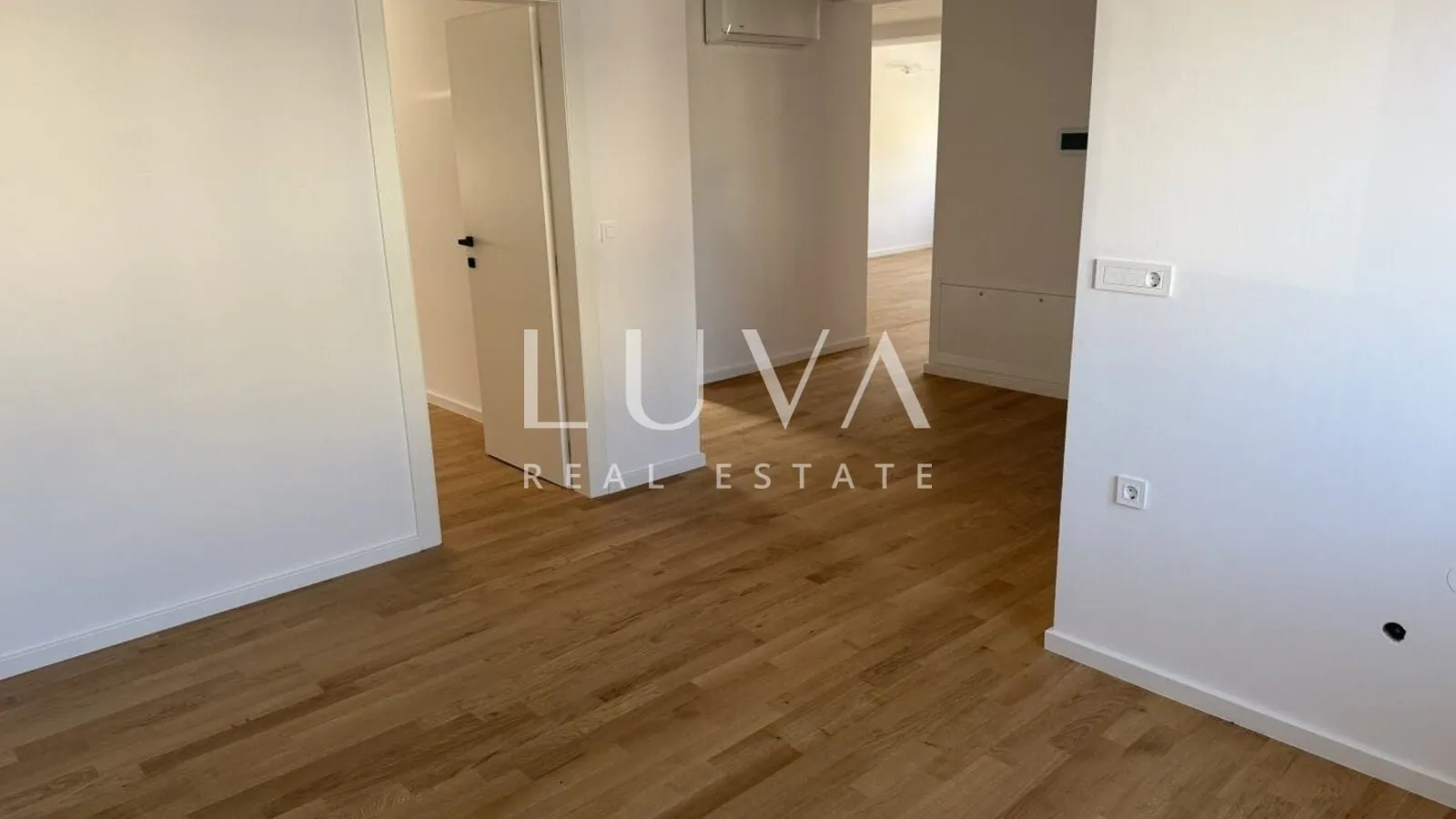 Zaprešić, novogradnja, stan/poslovni prostor, 160 m²