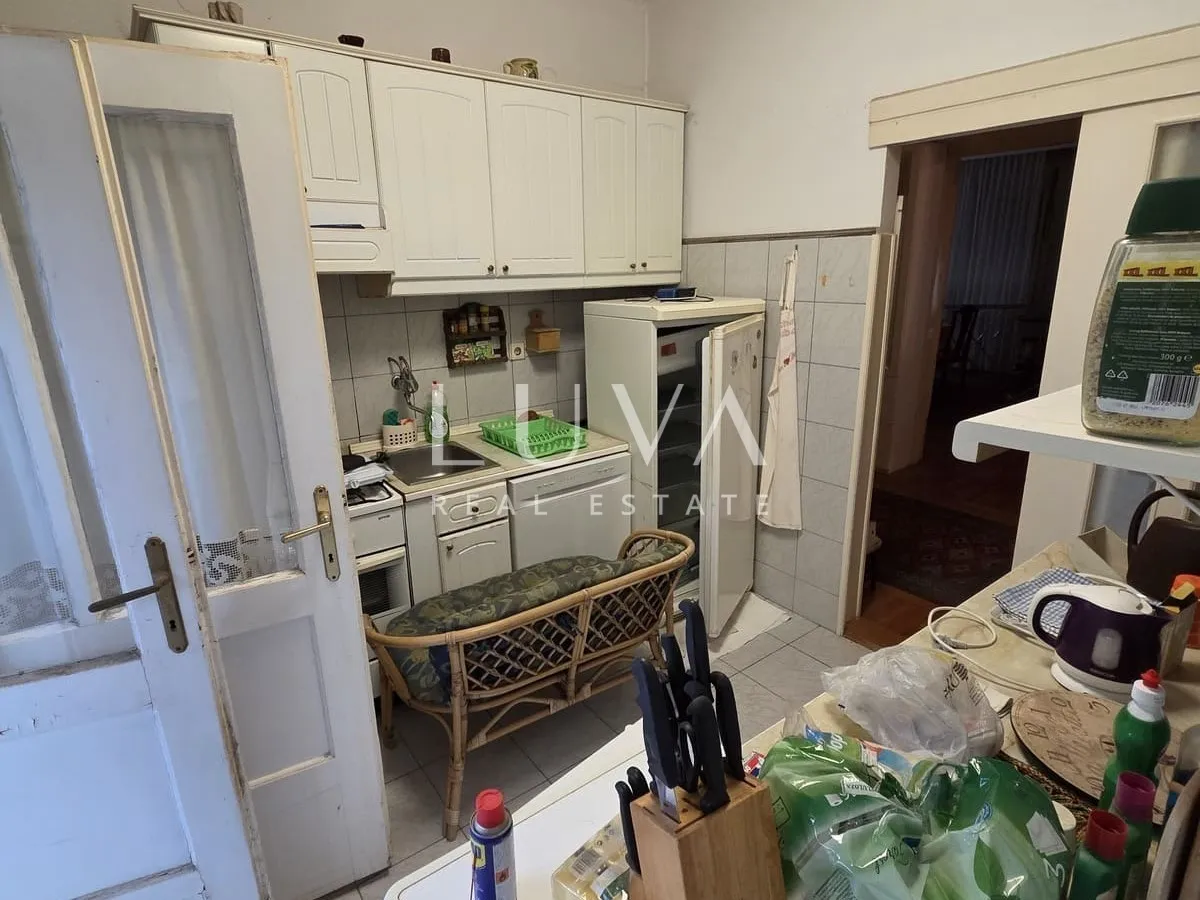 Zagreb, Pantovčak, 2s stan, 73m², 2 balkona, za adaptaciju na prodaju