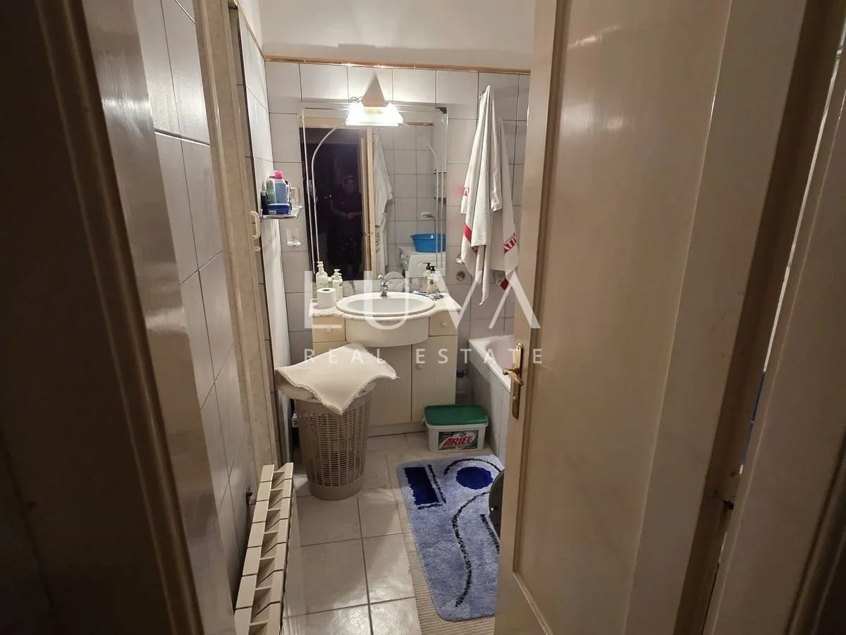 Zagreb, Pantovčak, 2s stan, 73m², 2 balkona, za adaptaciju na prodaju