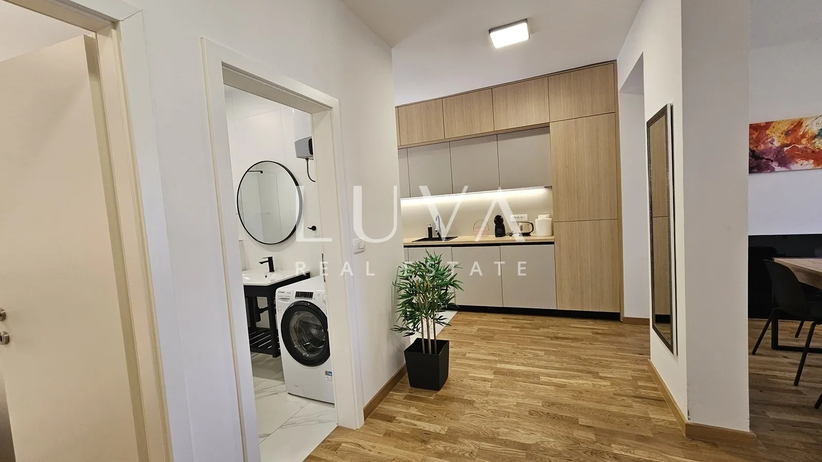 Omiš, Nemira, 3 apartmana i konoba uz more sa parkingom na prodaju