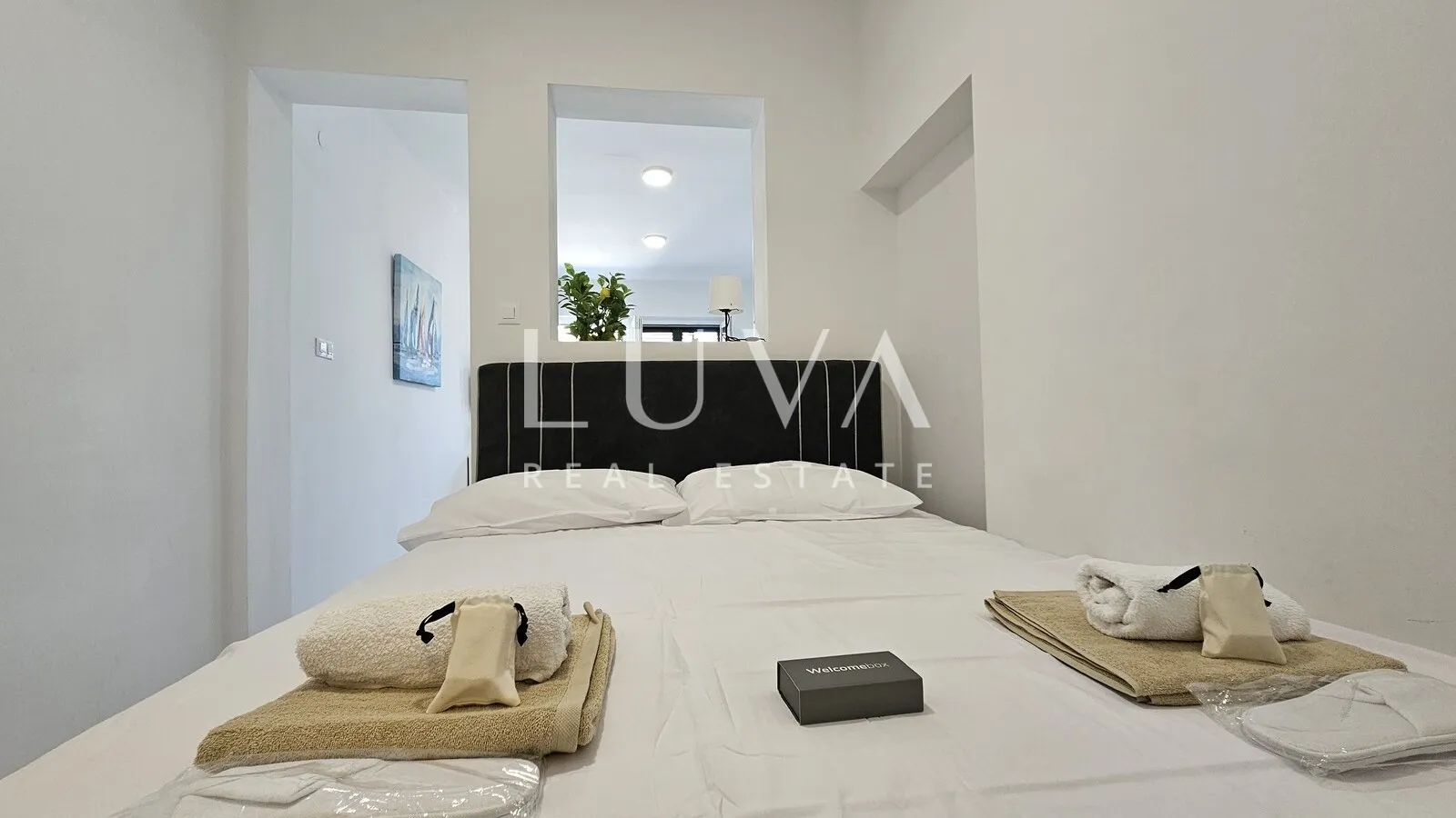 Omiš, Nemira, 3 apartmana i konoba uz more sa parkingom na prodaju