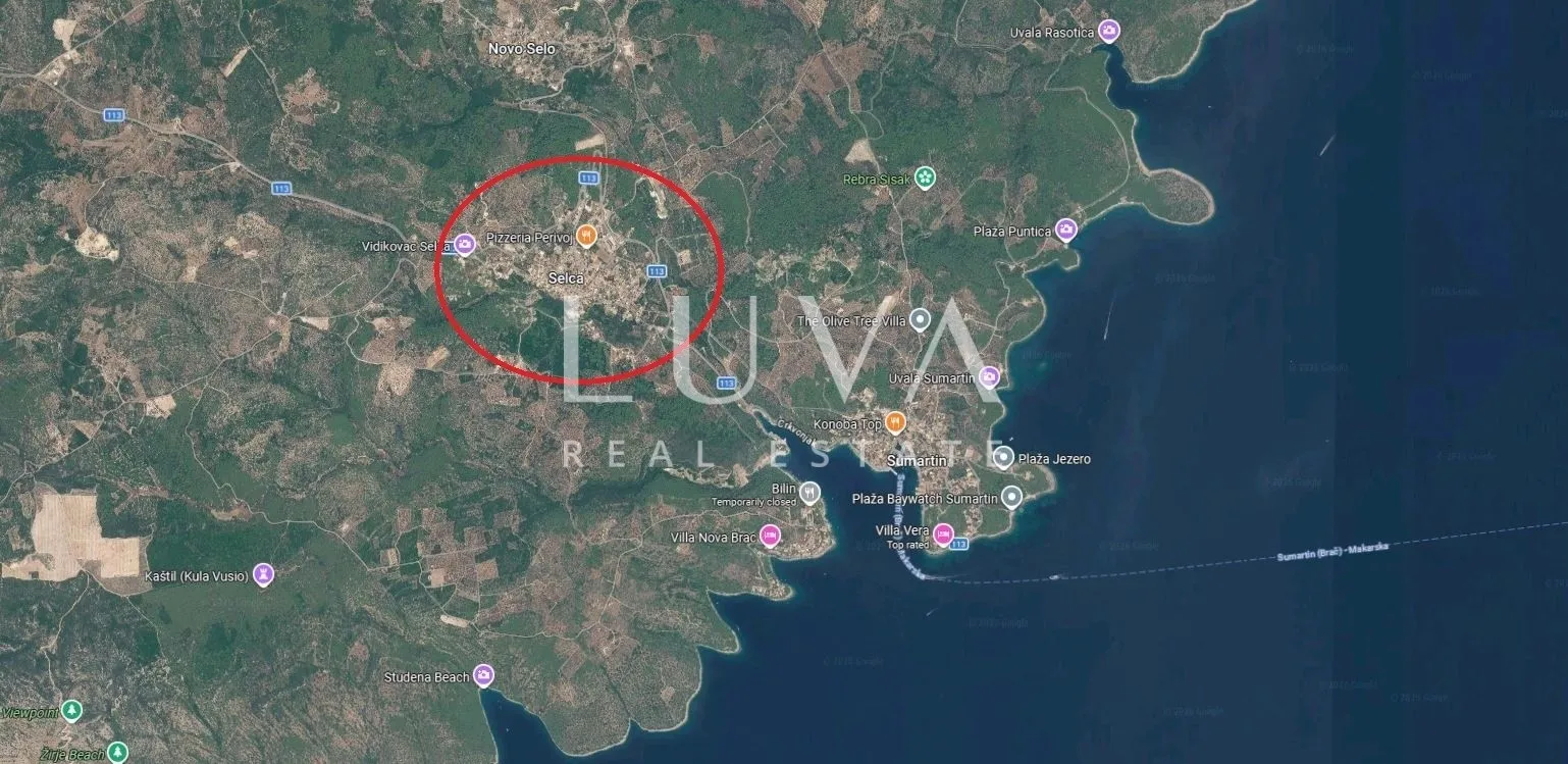Brač, Selca, atraktivno građevinsko zemljište 1381 m2 na prodaju