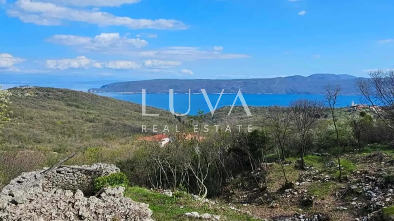Kvarner, Brseč, građevinsko zemljište 1.173 m2 s pogledom na more na prodaju