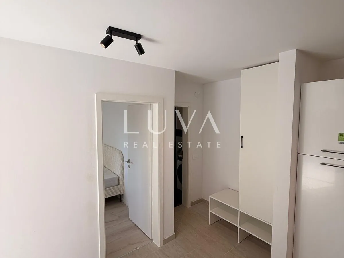 Novigrad, Istria, one-bedroom apartment with terrace, 1,5 mk from the sea, 39 m²