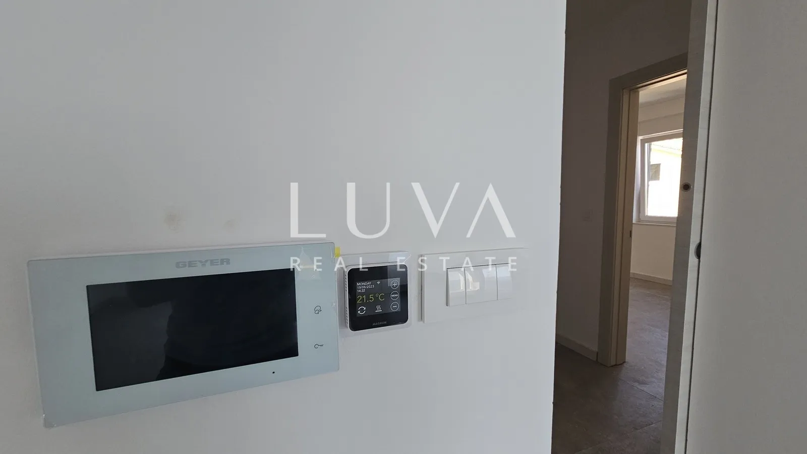 Omiš, Jesenice, Penthouse mit einer 134 m² großen Terrasse mit Meerblick