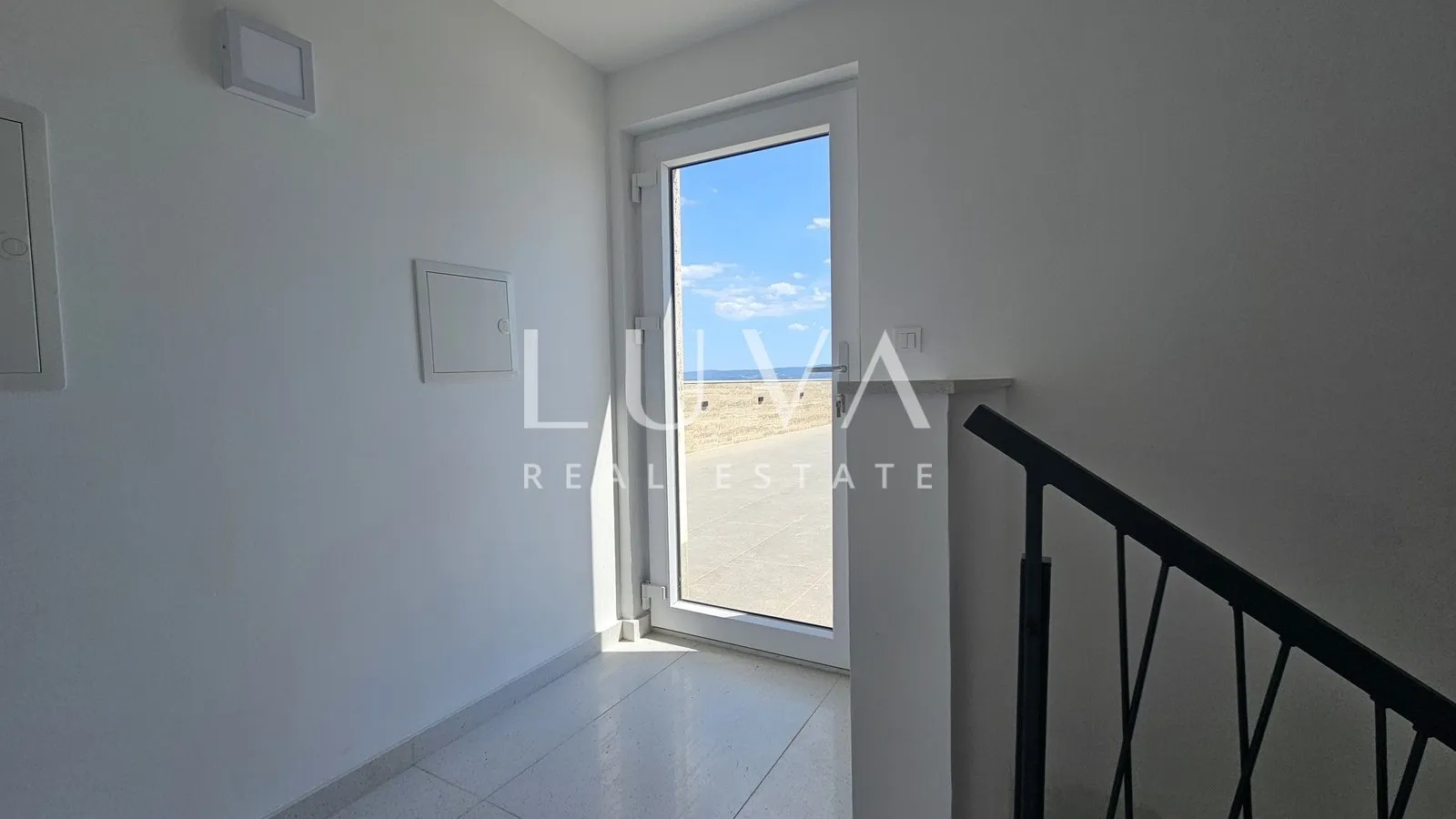 Omiš, Jesenice, Penthouse mit einer 134 m² großen Terrasse mit Meerblick