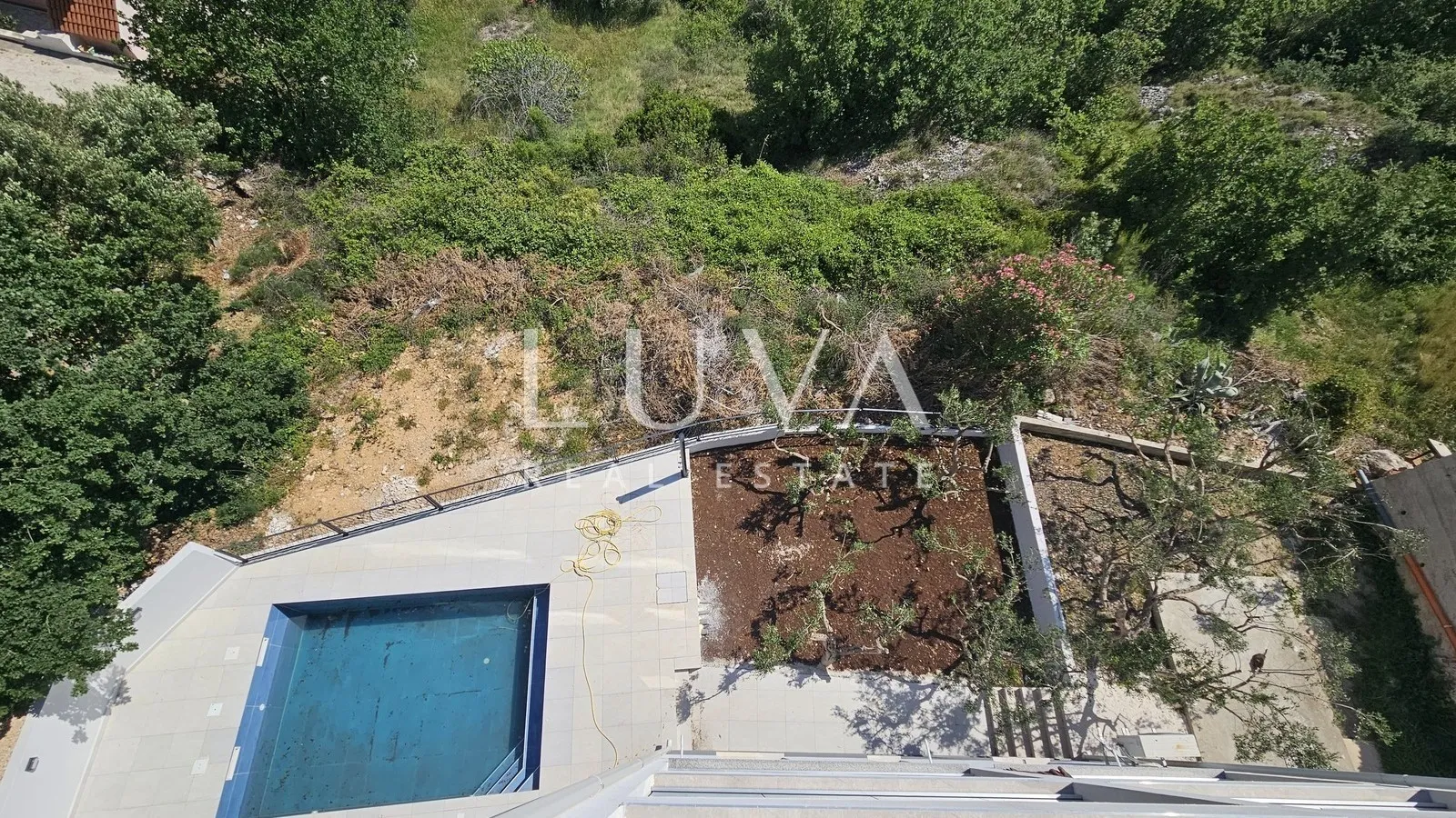 Omiš, Jesenice, Penthouse mit einer 134 m² großen Terrasse mit Meerblick