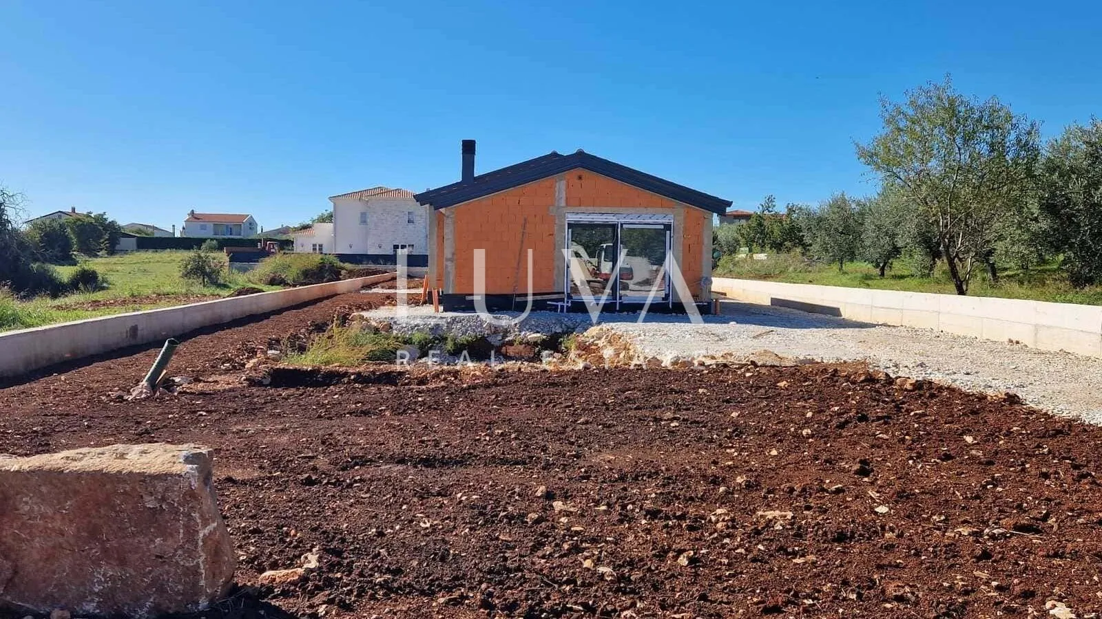 Istrien, Kaštelir, Modernes Erdgeschosshaus mit 92 m² und Pool zu verkaufen