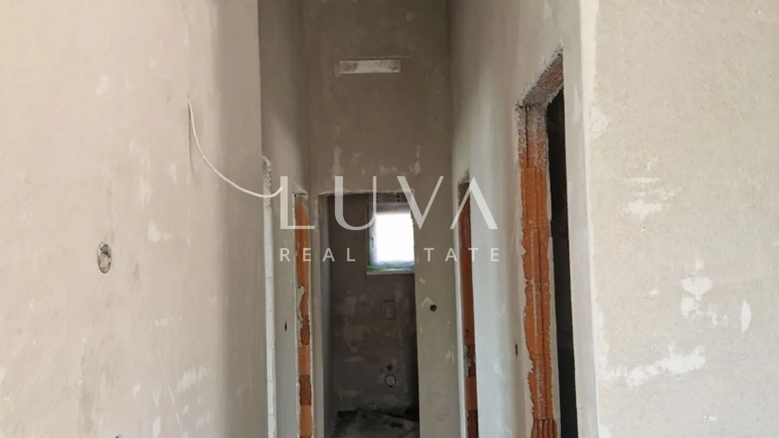 Istrien, Kaštelir, Modernes Erdgeschosshaus mit 92 m² und Pool zu verkaufen