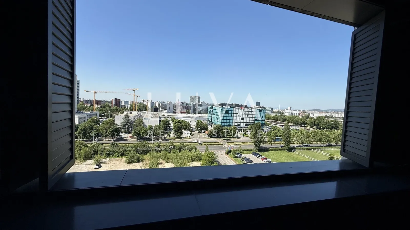Zagreb, Heinzelova ulica, VMD, 4S stan sa saunom i garažom, NKP 128 m²