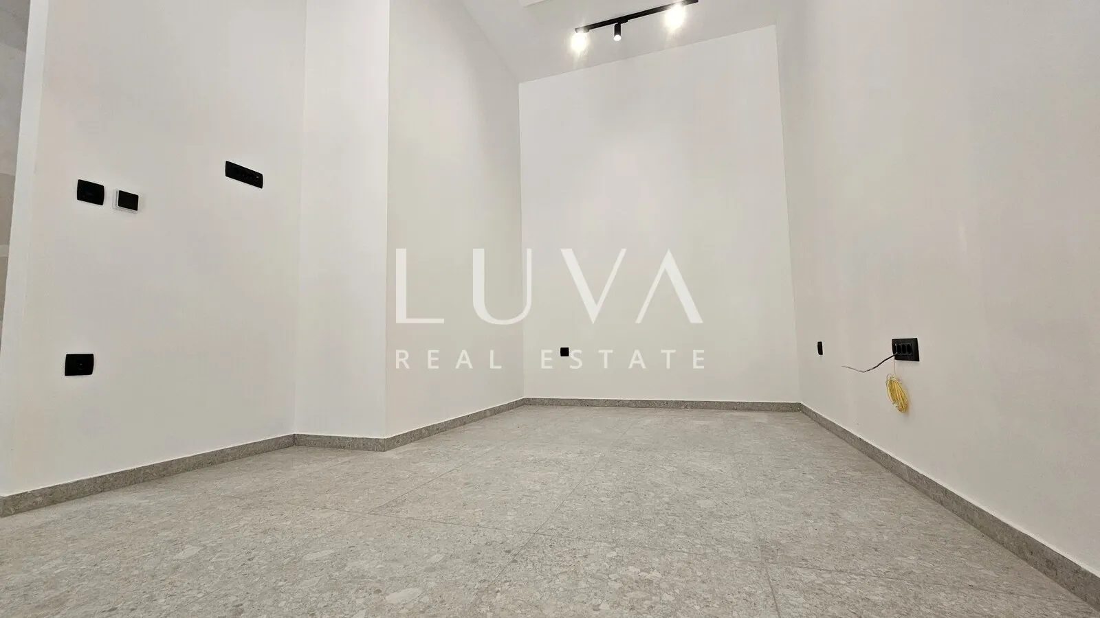 Zagreb, Branimirova, poslovni prostor 35m2, najam