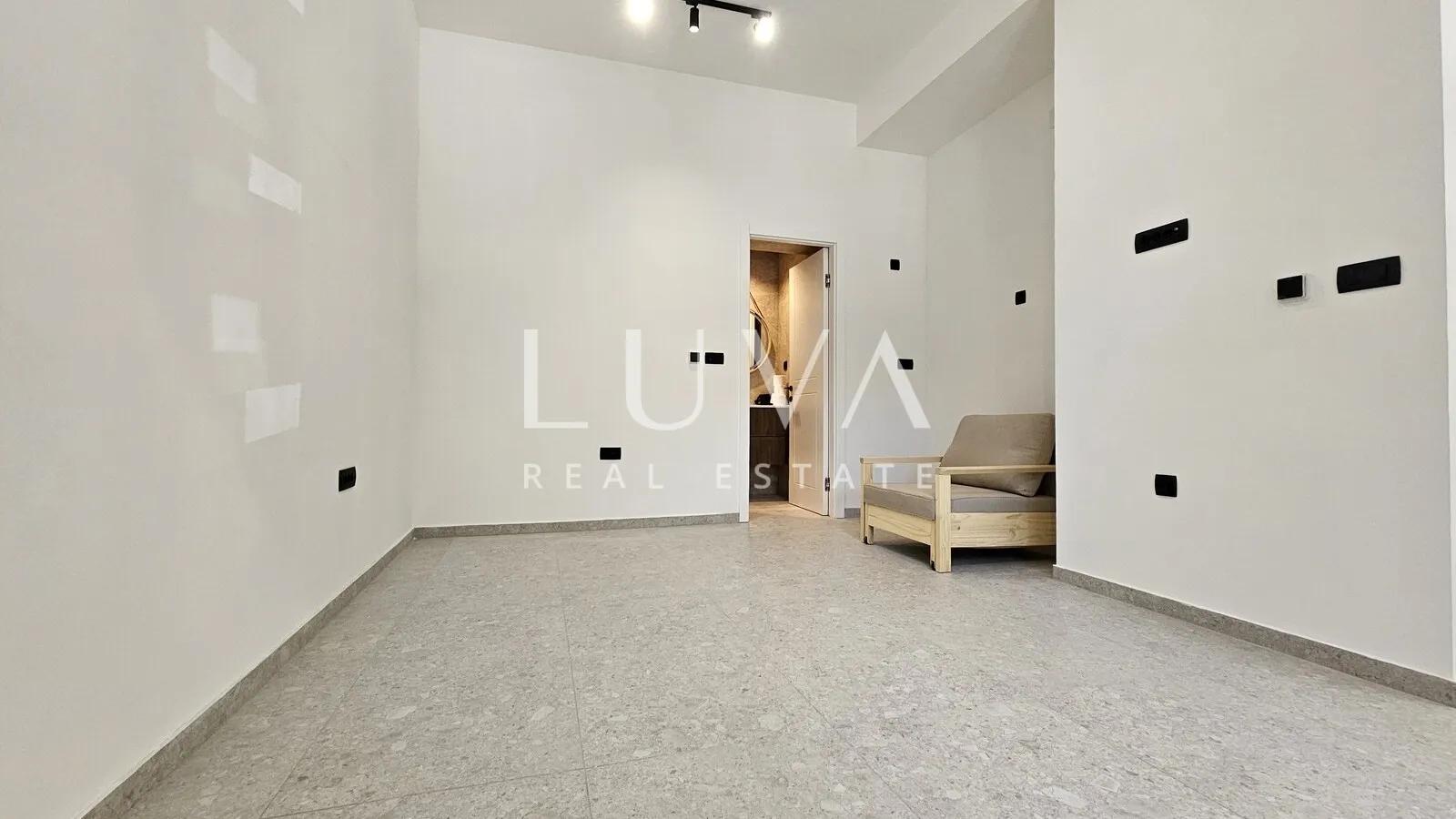 Zagreb, Branimirova, poslovni prostor 35m2, najam
