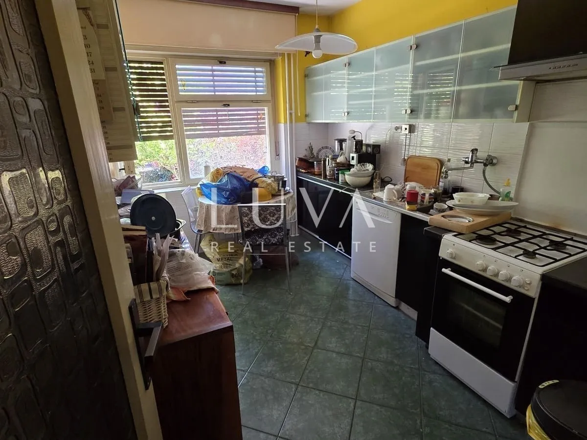 Zagreb, Tuškanac, semi detached house for renovation for sale
