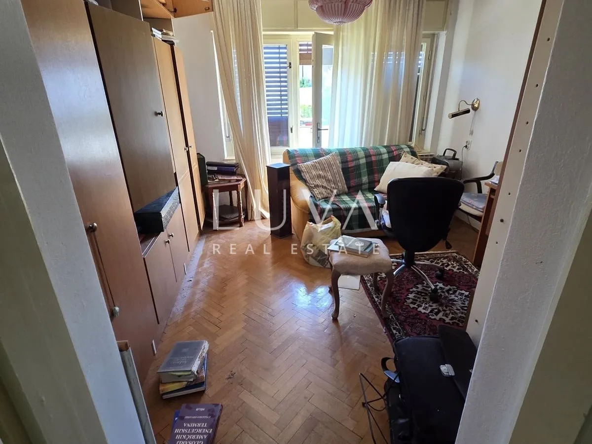 Zagreb, Tuškanac, semi detached house for renovation for sale