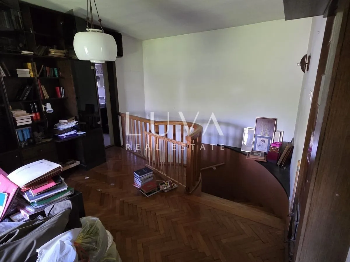 Zagreb, Tuškanac, semi detached house for renovation for sale