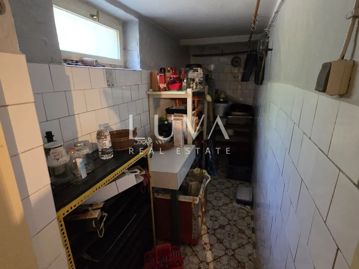 Zagreb, Tuškanac, semi detached house for renovation for sale