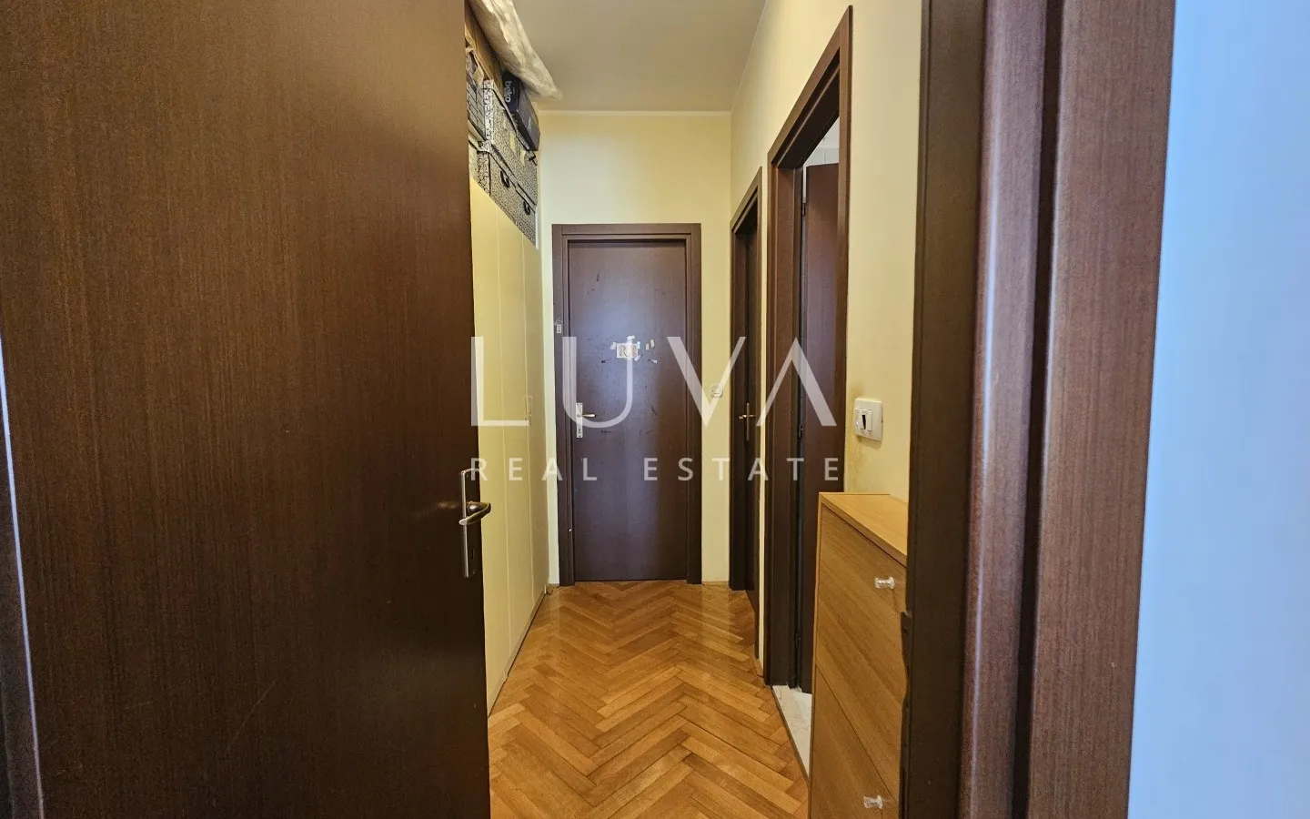 Žnjan, prostran 3S stan 81m2, terasa i garaža na prodaju
