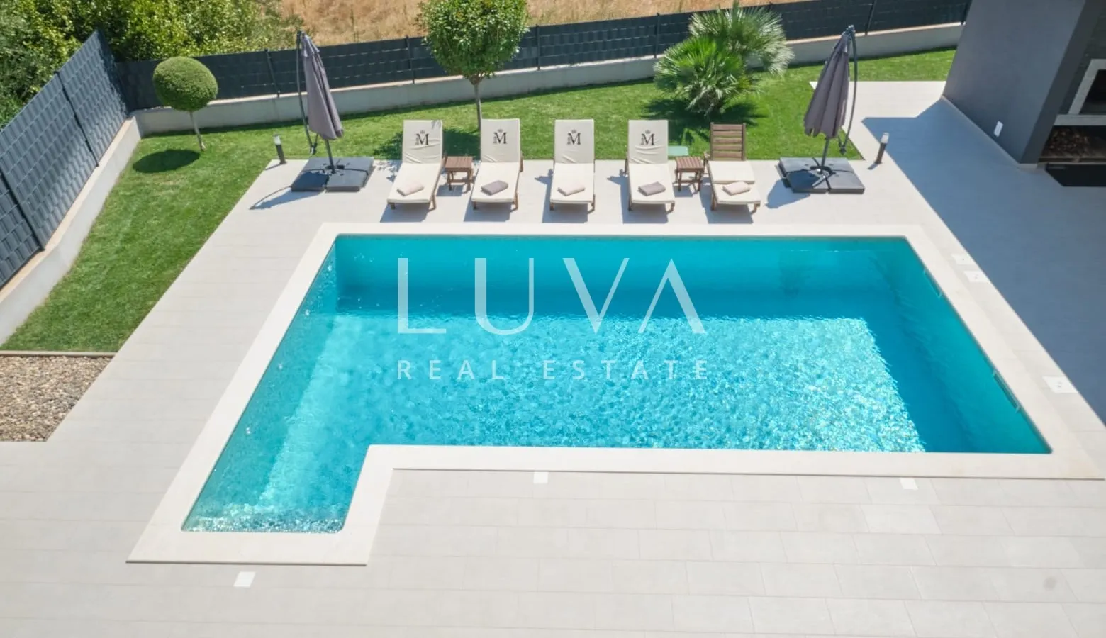 Kaštel Stari, vila 324 m² s bazenom i pogledom na more na prodaju