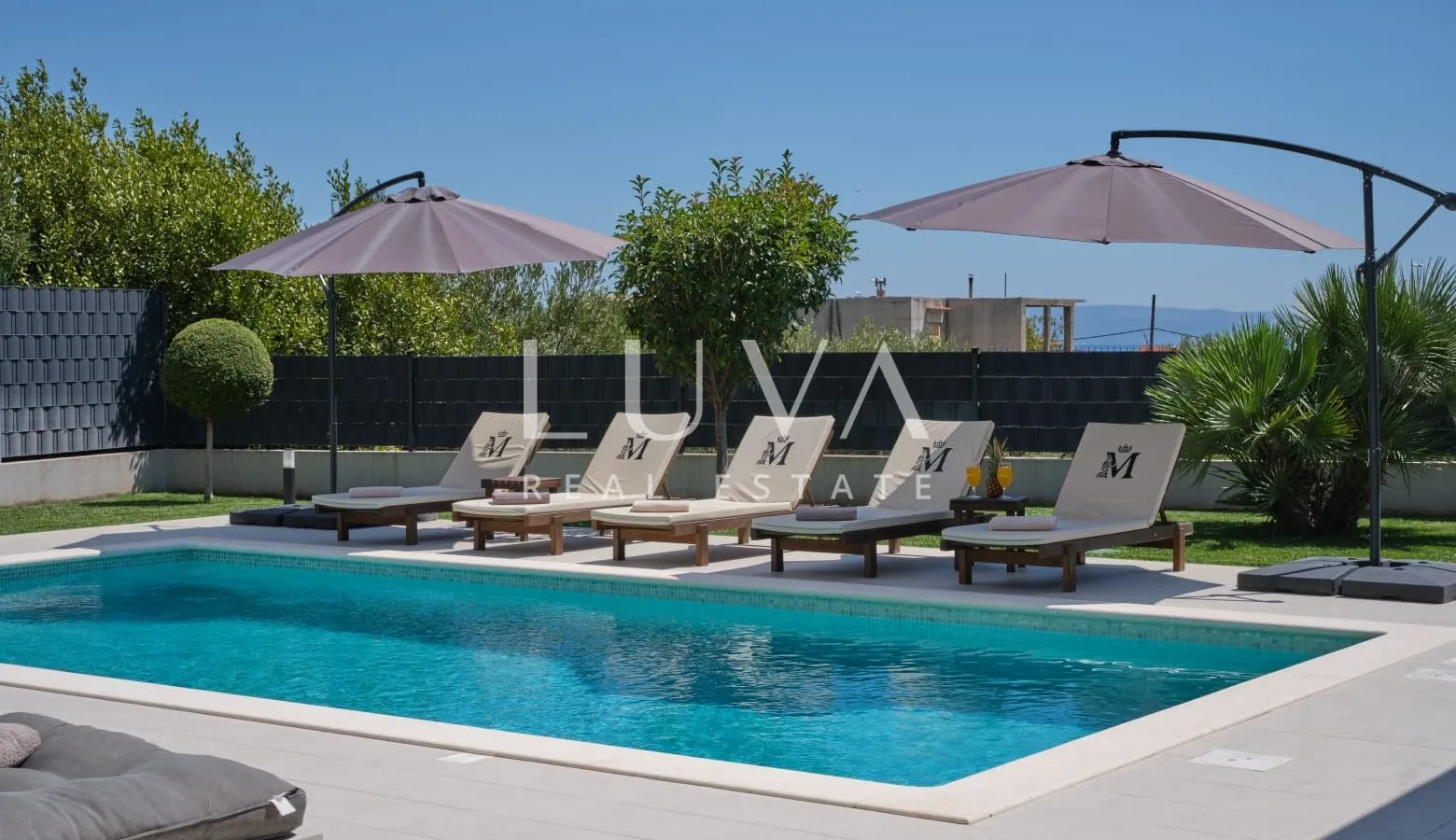 Kaštel Stari, vila 324 m² s bazenom i pogledom na more na prodaju