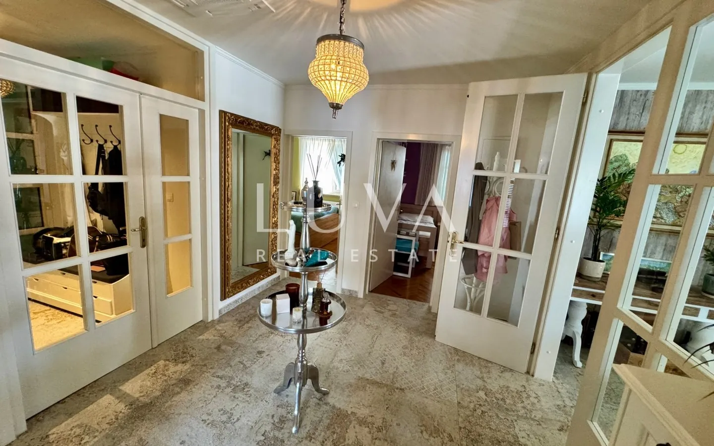 Pag, Šimuni, vila 158 m2 s bazenom, prvi red do mora