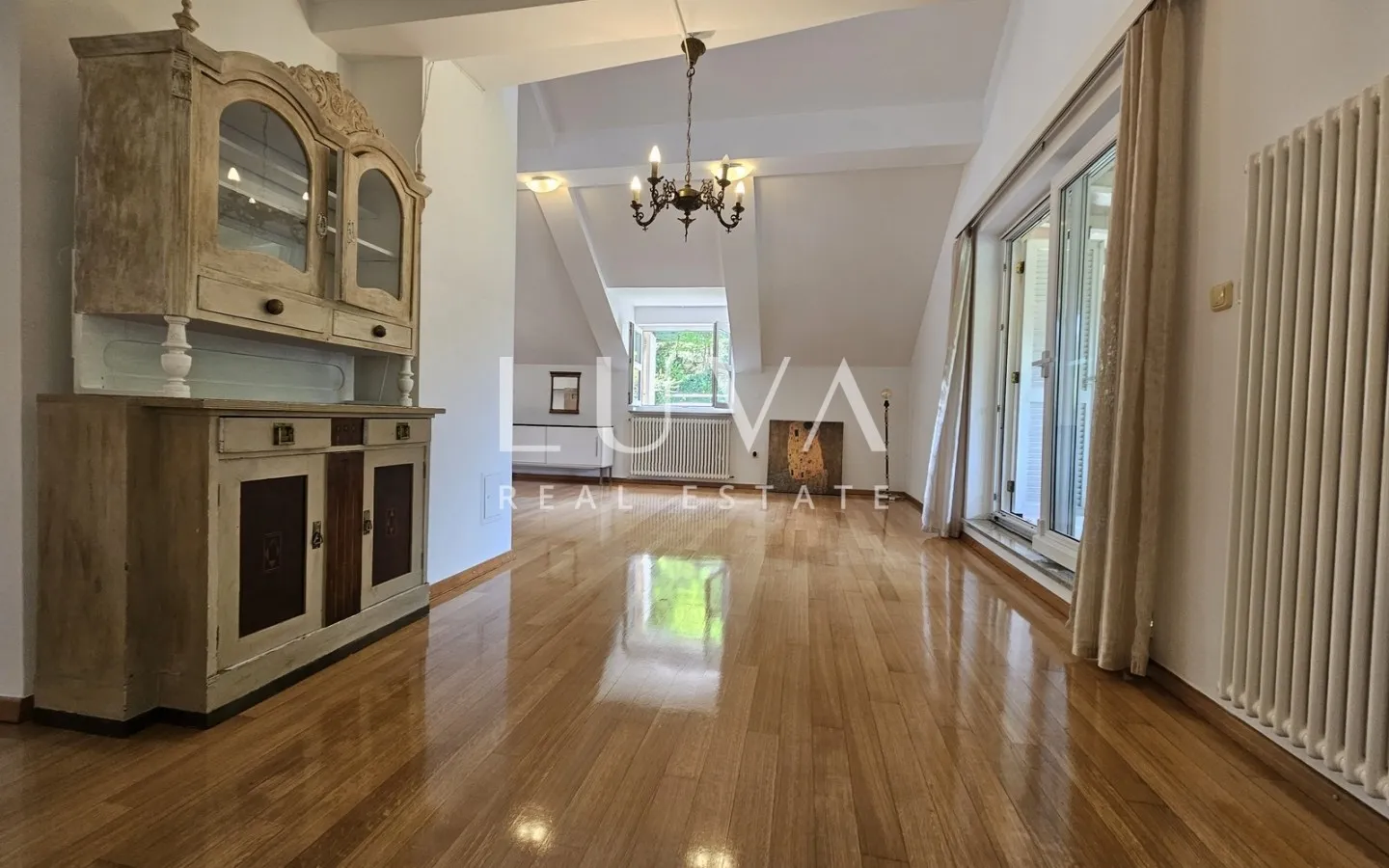 Zagreb, Maksimir, dvoetažni 5s stan 200m2, najam