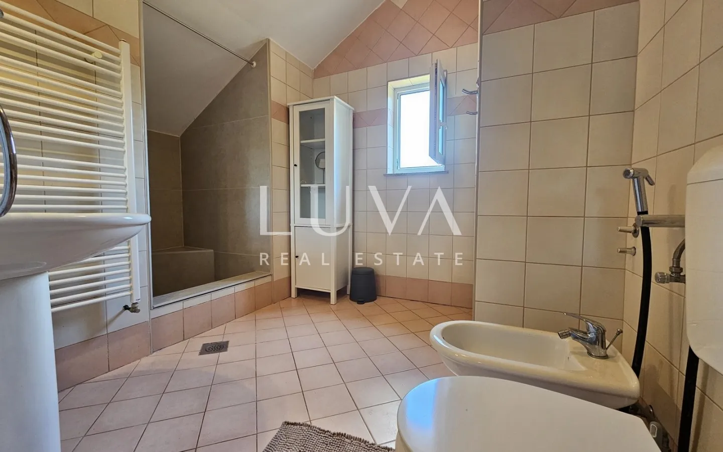 Zagreb, Maksimir, dvoetažni 5s stan 200m2, najam