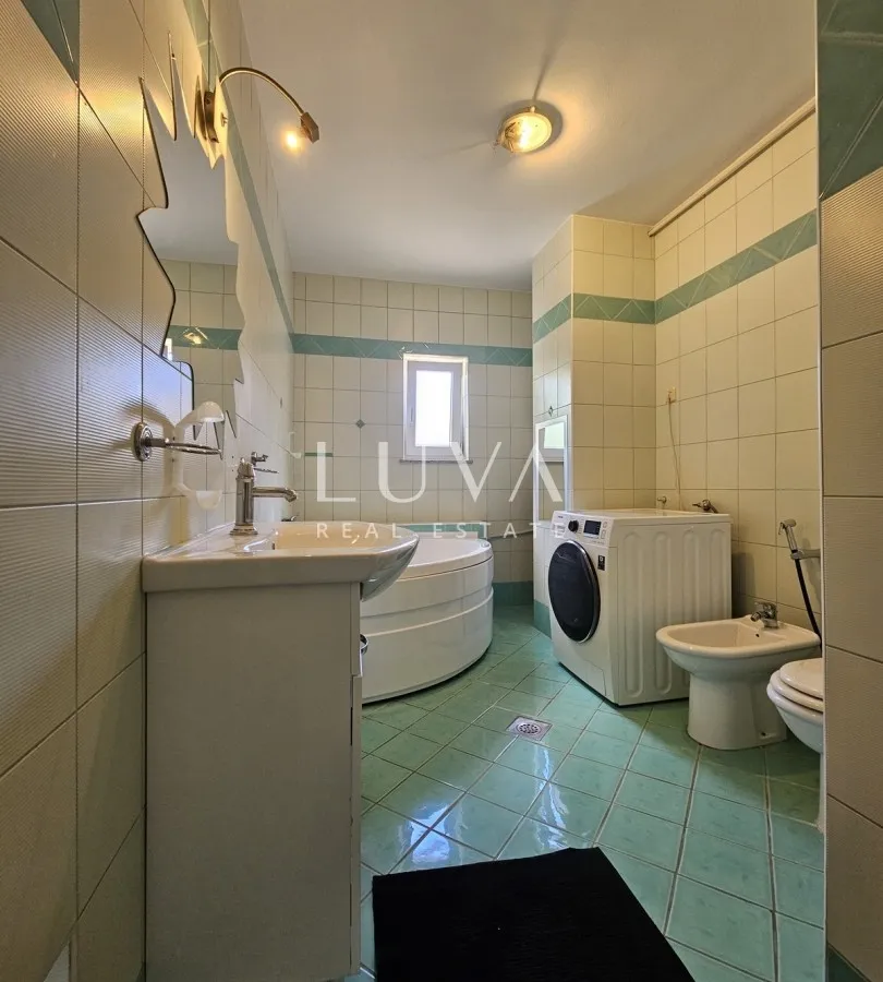 Zagreb, Maksimir, dvoetažni 5s stan 200m2, najam