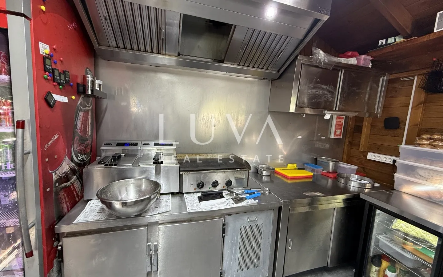 Zagreb, Jarun, fast food uz šetalište, 14 m2