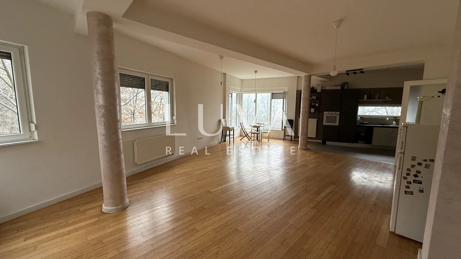 Zagreb, Gornje Vrapče, kuća na 4 etaže s bazenom, 490 m2