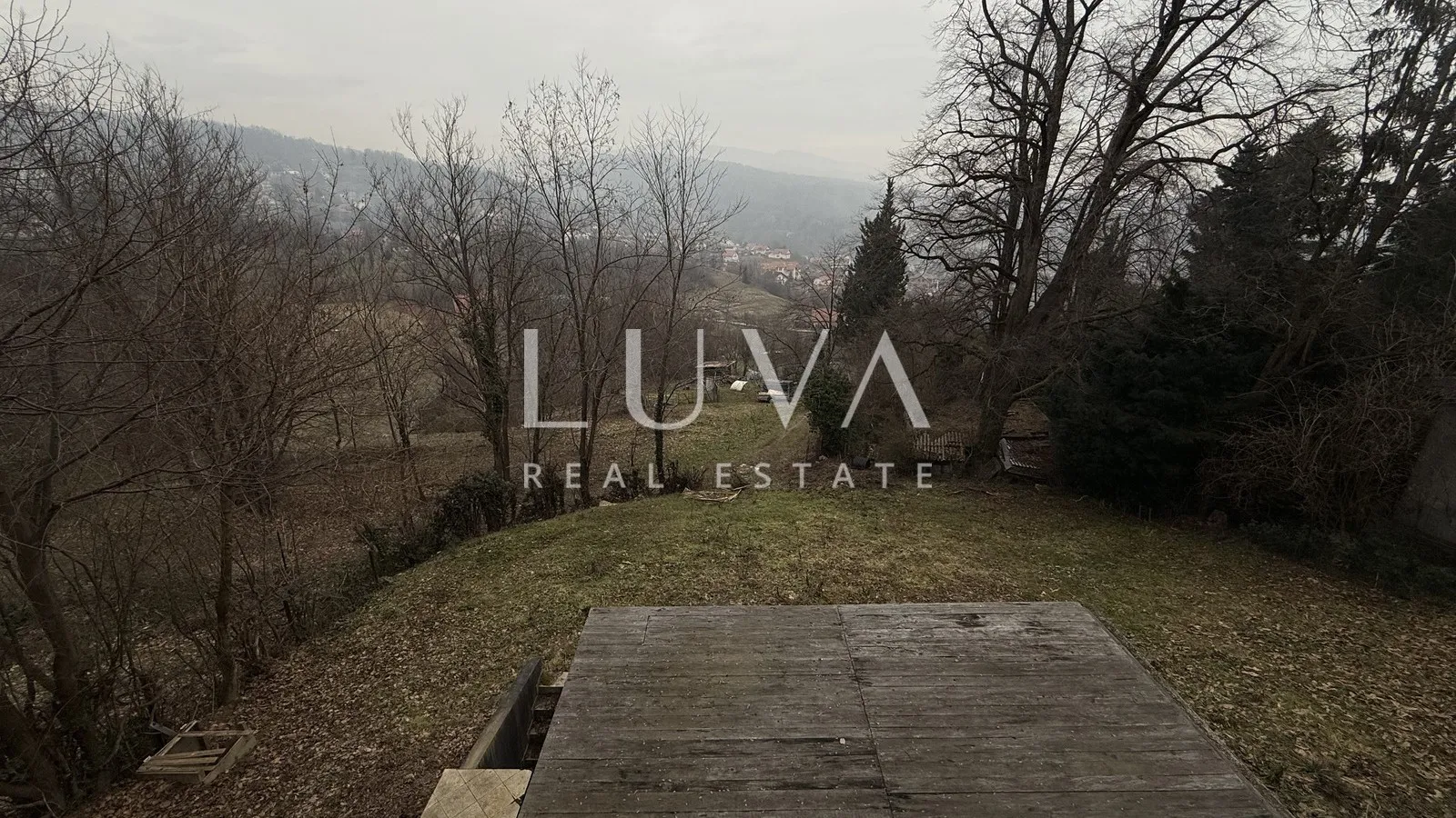 Zagreb, Gornje Vrapče, kuća na 4 etaže s bazenom, 490 m2