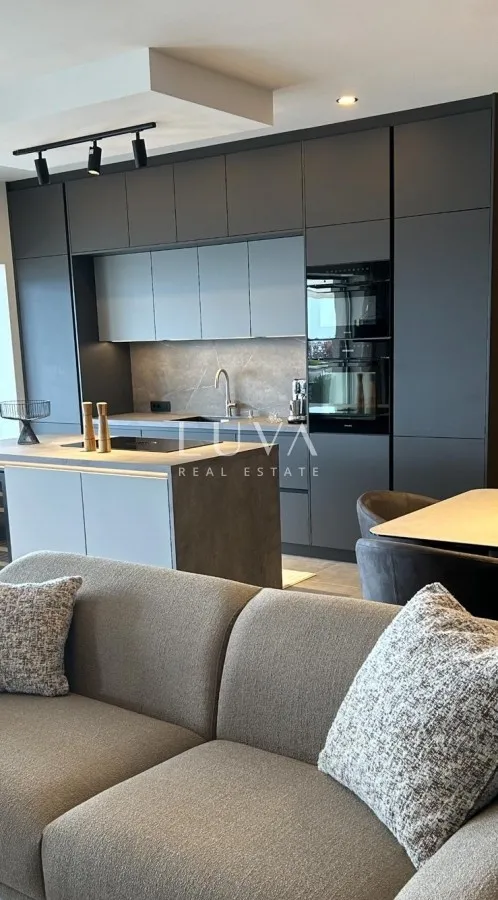 Dubrovnik, Brsečine, luksuzna kamena vila s bazenom i pogledom na more, 250 m²