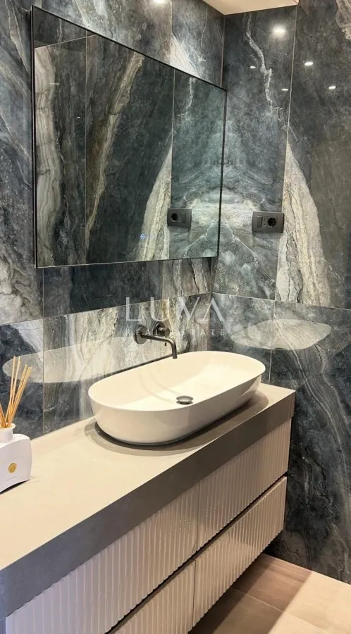 Dubrovnik, Brsečine, luksuzna kamena vila s bazenom i pogledom na more, 250 m²