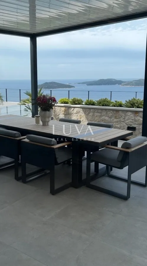 Dubrovnik, Brsečine, luksuzna kamena vila s bazenom i pogledom na more, 250 m²