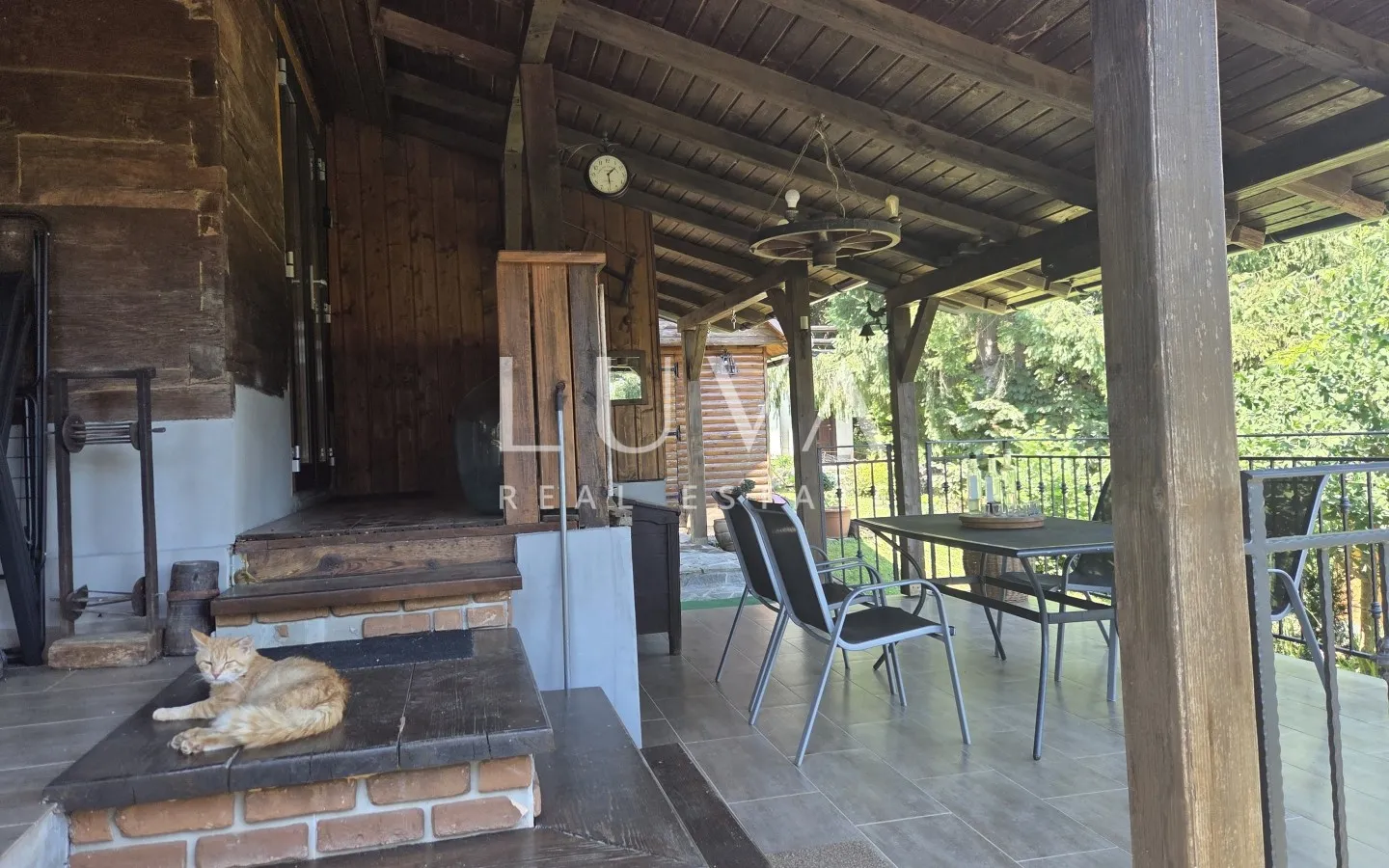 Karlovac, Tušilović, imanje s 2 kuće uz rijeku na prodaju