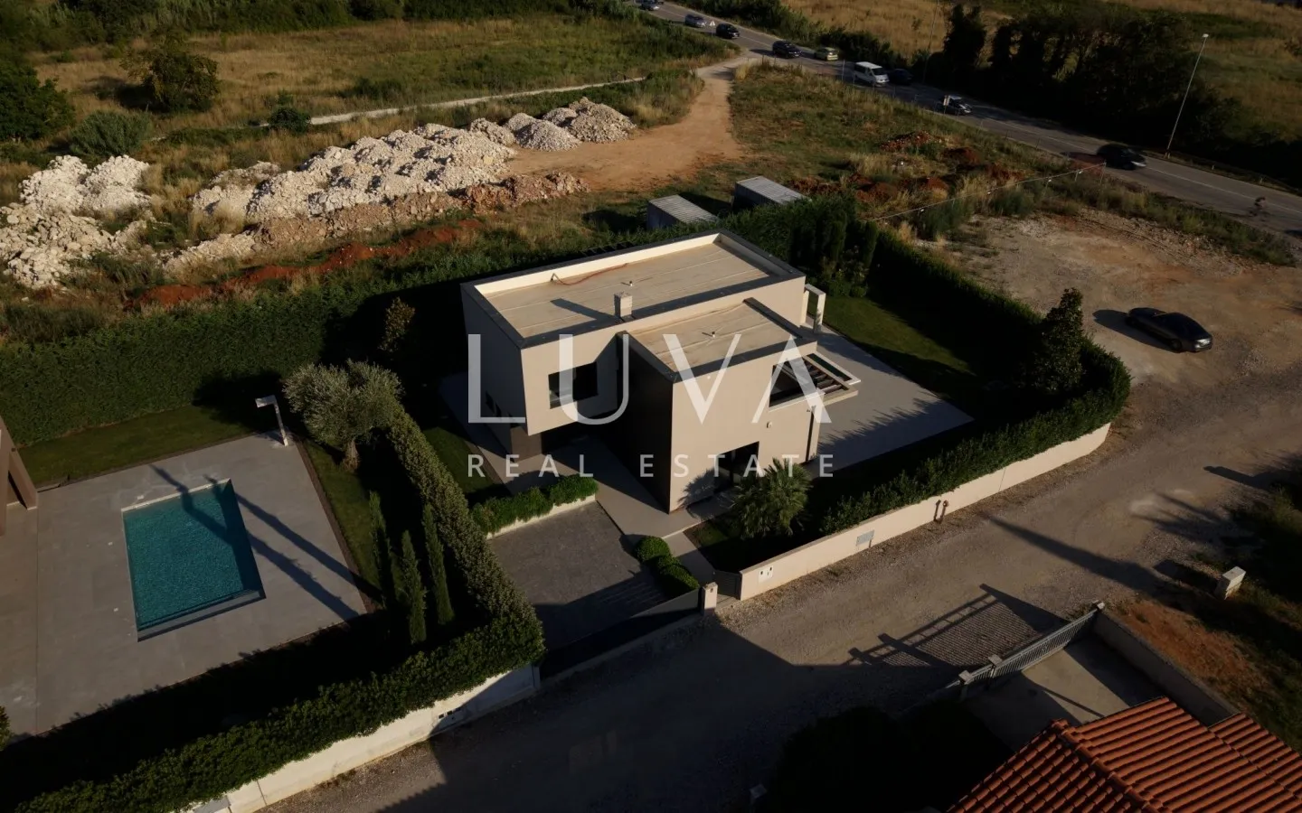 Istra, Štinjan, luksuzna vila s bazenom, 275 m2 na prodaju