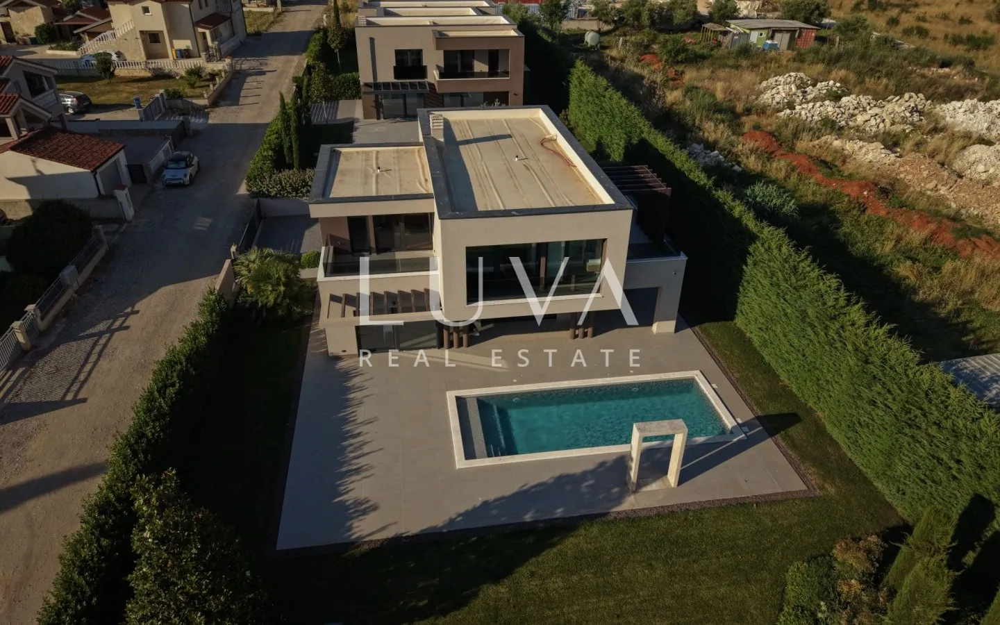 Istra, Štinjan, luksuzna vila s bazenom, 275 m2 na prodaju