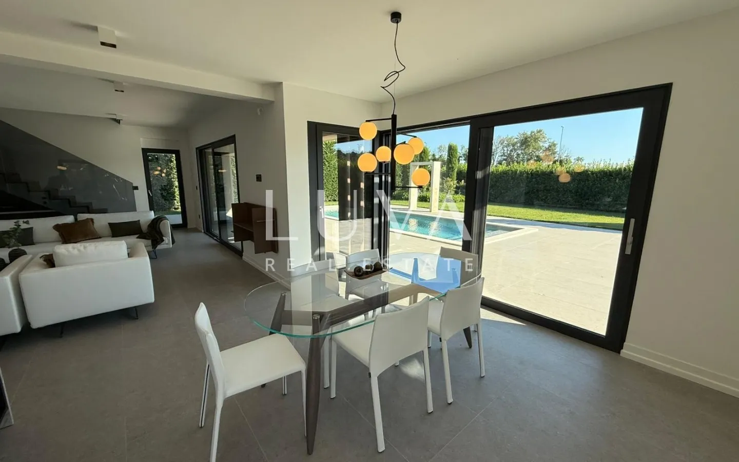 Istra, Štinjan, luksuzna vila s bazenom, 275 m2 na prodaju